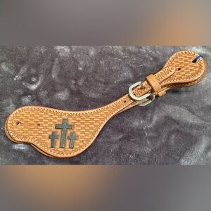 Basket Weave Pattern w/Crosses Leather Spur Straps